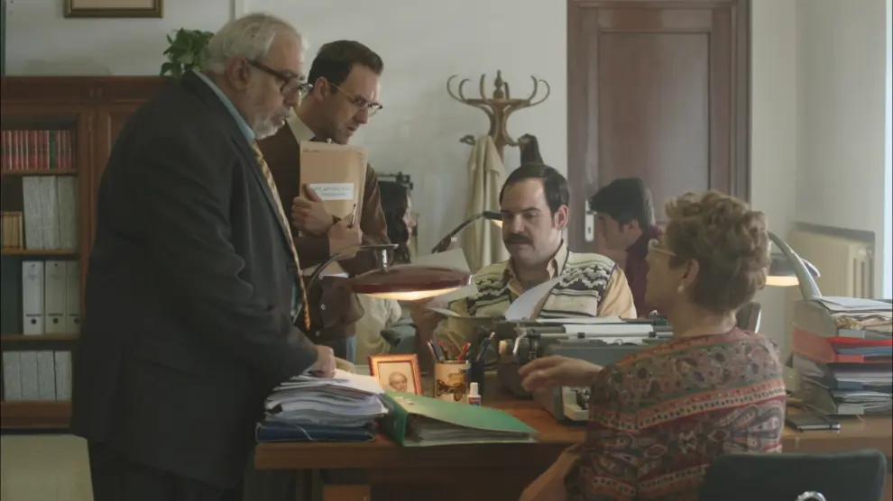La serie 'Grupo 2 Homicidios' cuenta con un reparto muy aragonés. El zaragozano Jorge Usón -en la imagen, con bigote- es  uno de los protagonistas.