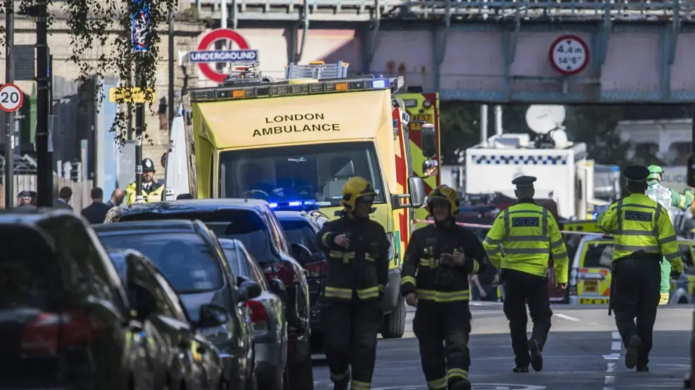 Varios heridos en una explosión en el metro de Londres que se investiga como atentado
