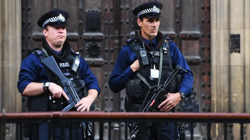 Dos policías en una calle de Londres.