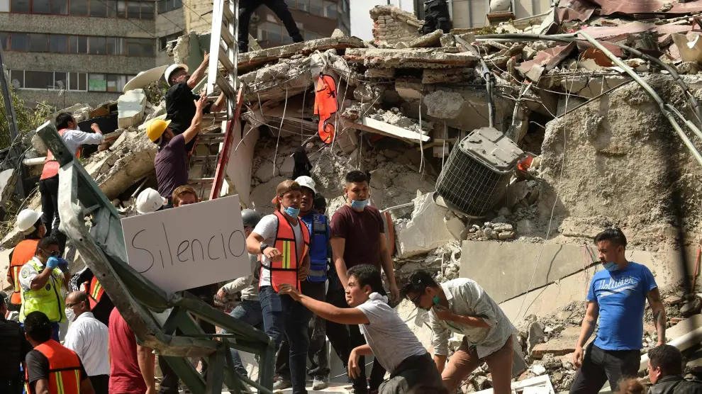 Un potente terremoto vuelve a sacudir México