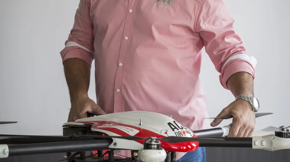 De Roda, con uno de los drones de su empresa ACG Drone.