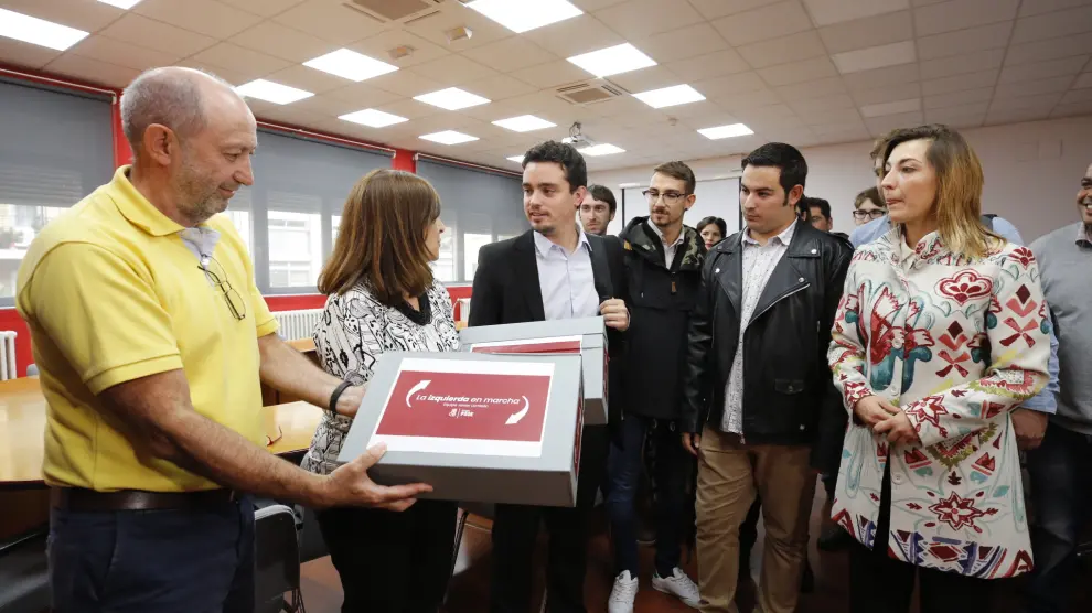 El equipo de Javier Lambán presenta los avales en la sede del PSOE