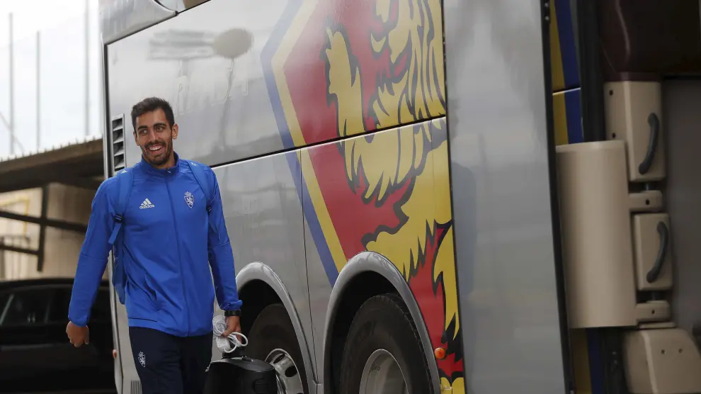 Borja Iglesias, en la Ciudad Deportiva, antes de subir al autobús en dirección a Oviedo.