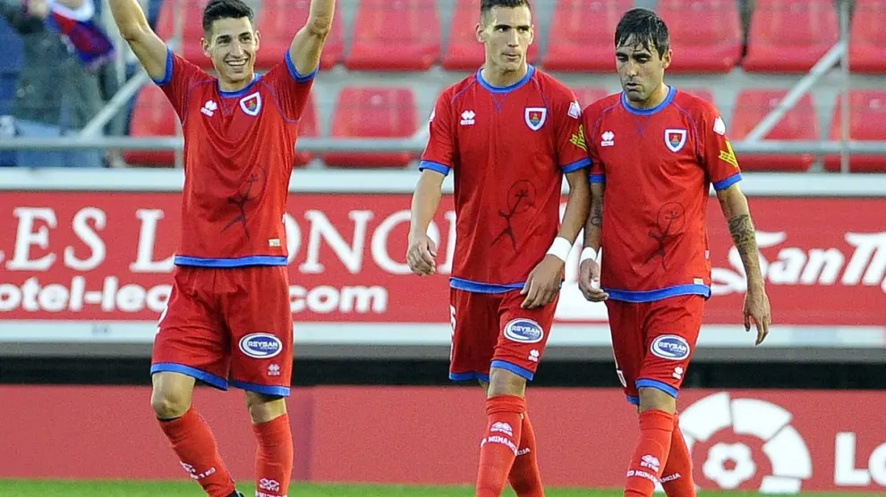 Los jugadores del Numancia celebran un gol en su victoria contra el Albacete.