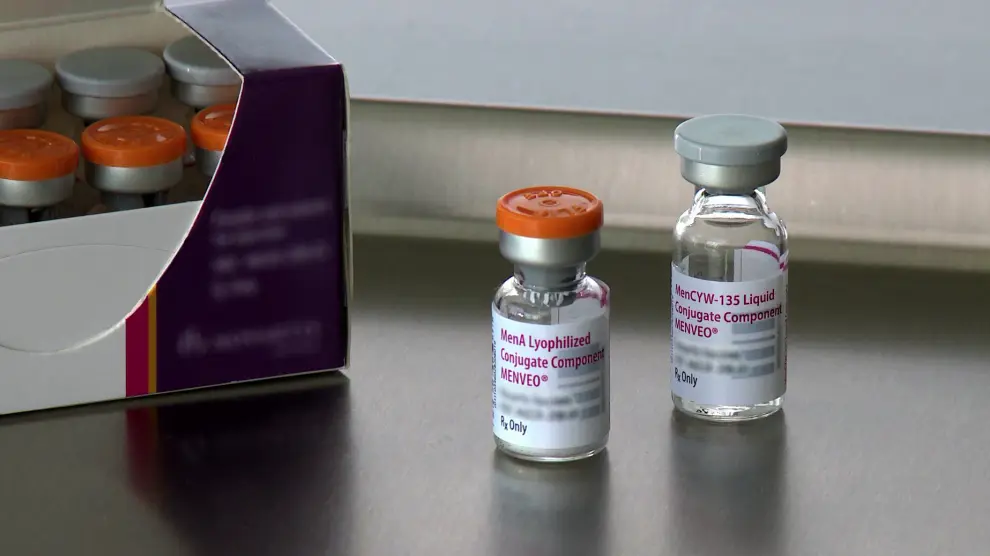 La vacuna tetravalente, comercializada como 'Menveo', se podrá adquirir a partir de ahora con receta en farmacias.