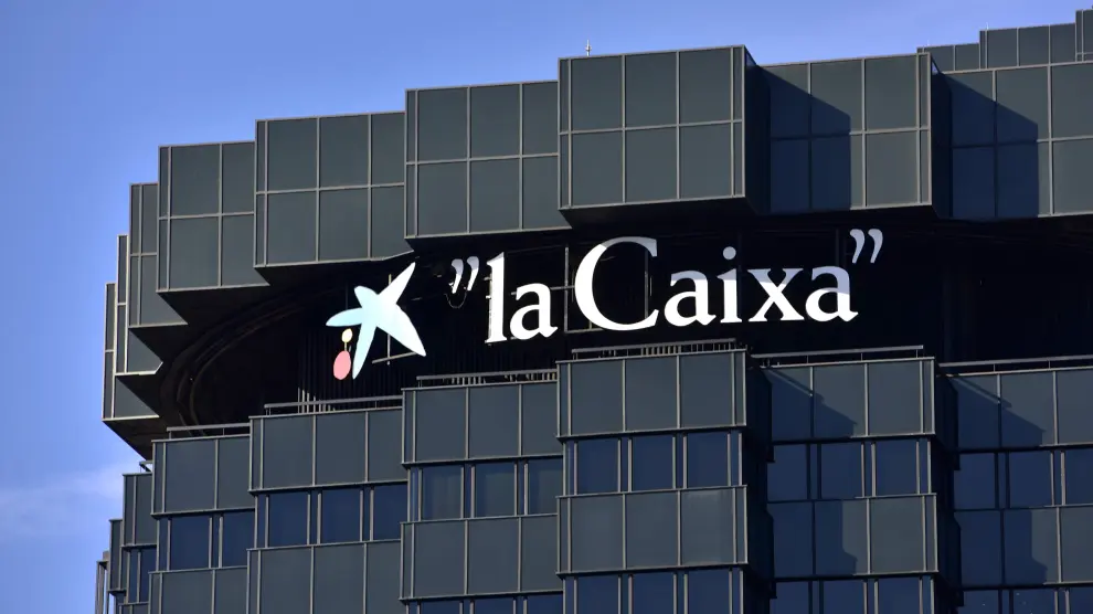Imagen de archivo de la sede central de Caixabank, en Barcelona.