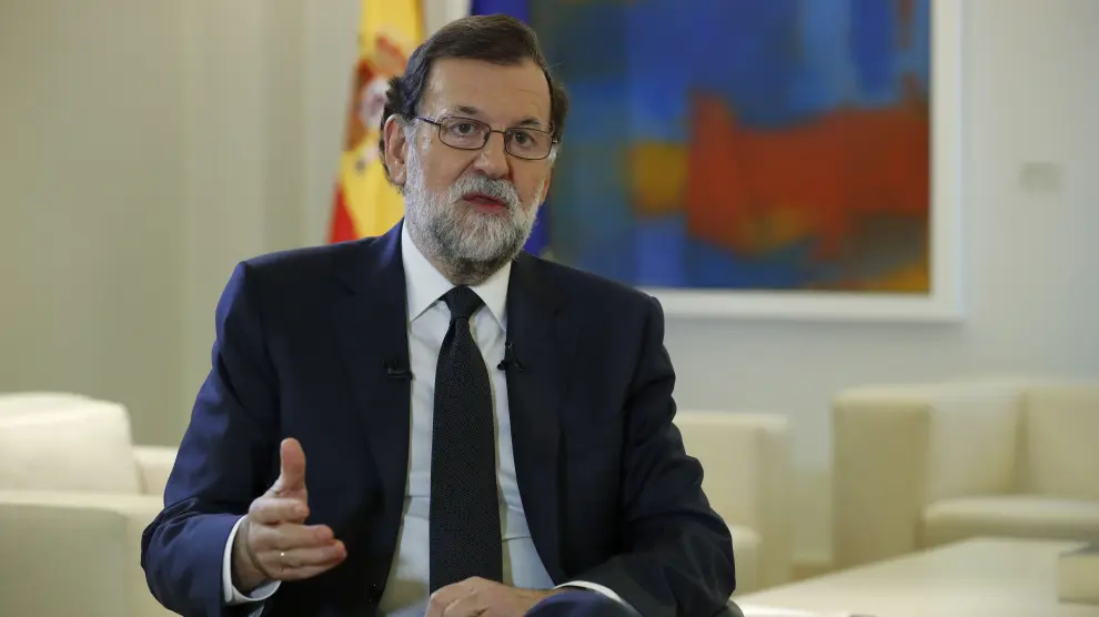 "La mejor solución, y creo que eso lo compartimos todos, es la vuelta a la legalidad", ha apuntado Rajoy.