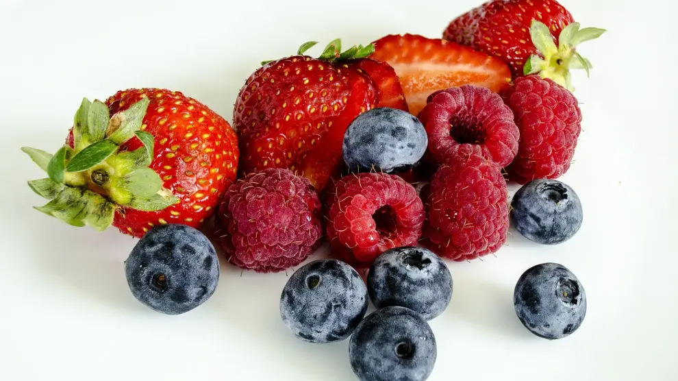 Los frutos rojos son muy beneficiosos para prevenir el antienvejecimiento.
