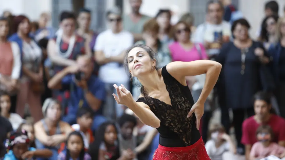 Danza contemporánea en la Plaza de San Roque.