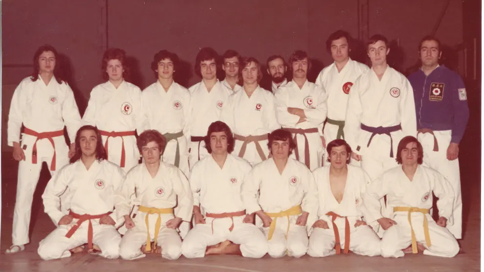 Primeros deportistas del Sankukai en 1975.