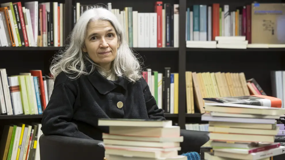 La autora Belén Gopegui participa en el ciclo 'Escritoras españolas' en La Puebla de Alfindén