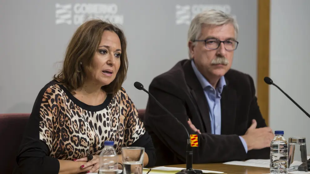 La consejera de Educación, Mayte Pérez, y el director de Innovación, Jesús Garcés.