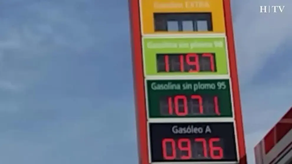 El petróleo vuelve a precios de 2015 y pasa factura en el bolsillo de los aragoneses.
