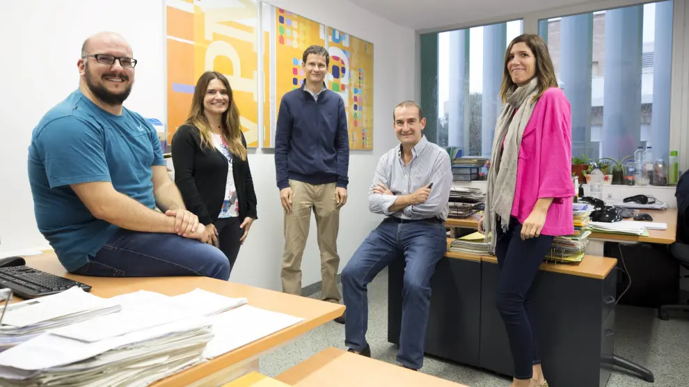 Francisco R. Estupiñán, Natalia Martínez, Ramón Launa, Enrique Bernal y Miriam Seral, parte de los investigadores del proyecto.