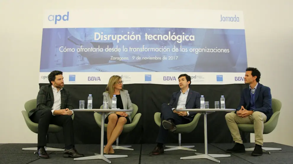Íñigo de Yarza (grupo HENNEO), Ana Solana (Exide Technologies), Ricardo Forcano (BBVA) y David Gracia (Sanitas).