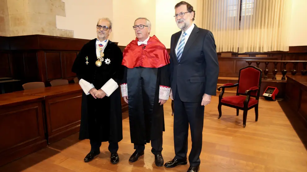 Juncker, investido doctor honoris causa por la Universidad de Salamanca.