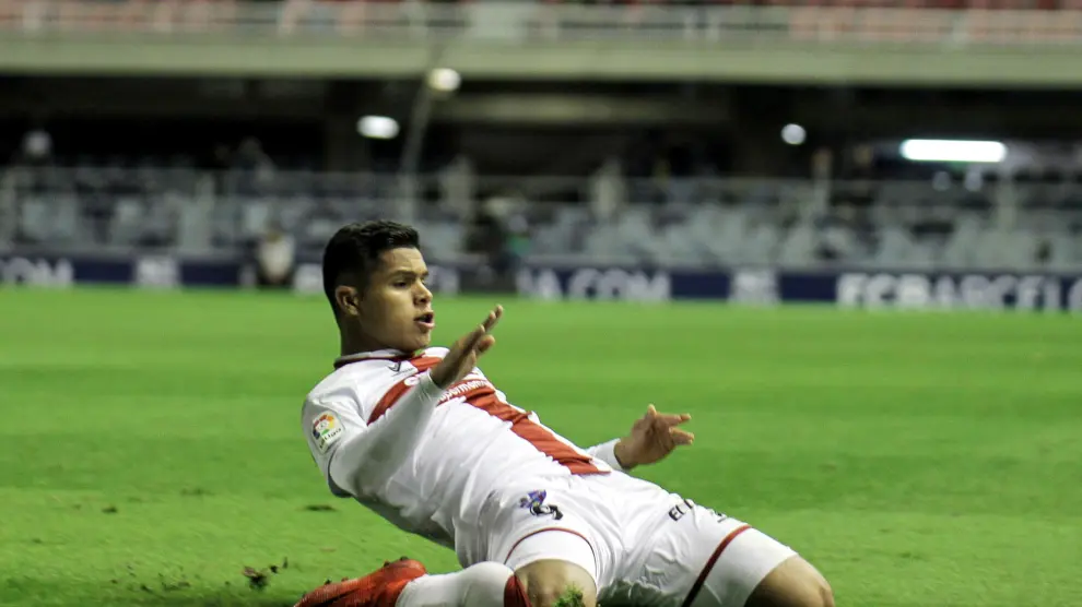 Cucho Hernández celebra uno de sus dos goles en el Miniestadi.