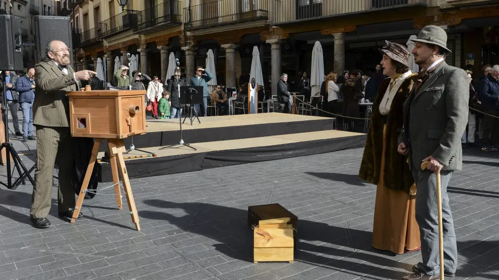 Recreación de escenas de principios de siglo XX en la plaza del Torico, celebrada el año pasado.