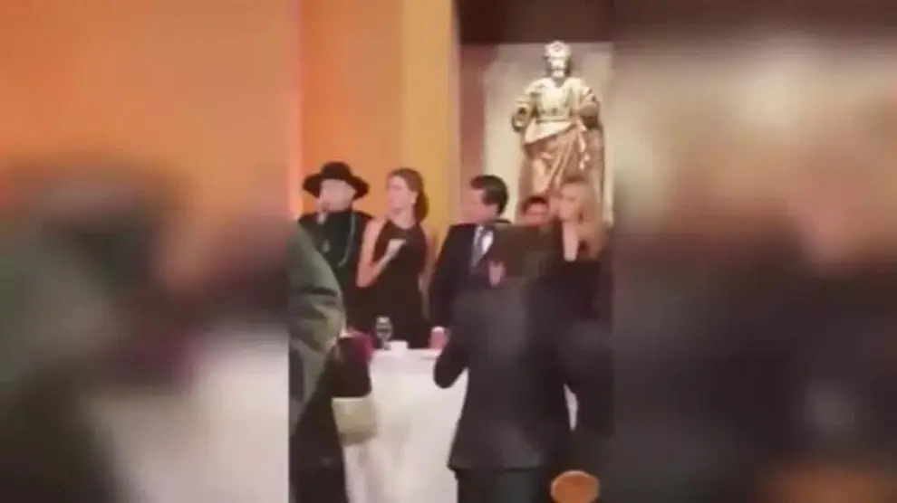 La reina Letizia baila con el cantante de The Black Eyed Peas