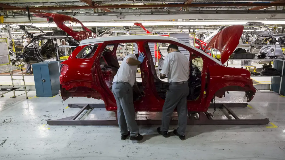 Opel España (en la imagen, la fábrica de Figueruelas) es la sociedad que más factura en Aragón.