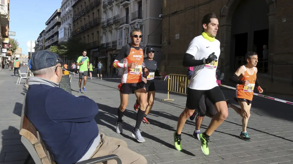 490 atletas disfrutan del atletismo en Huesca