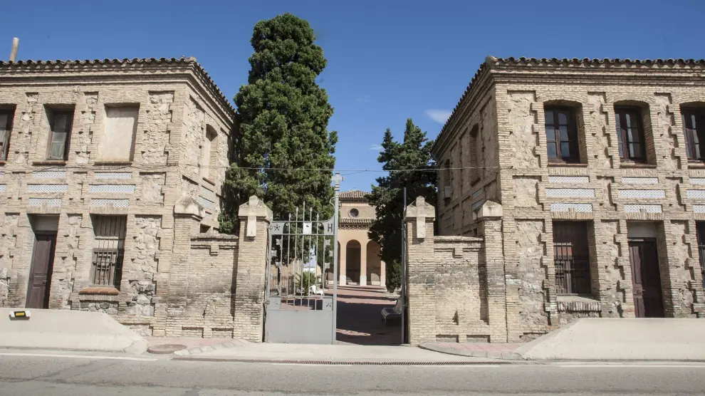 El cementerio de La Cartuja, situado junto a la N-232, es el más antiguo de Zaragoza.