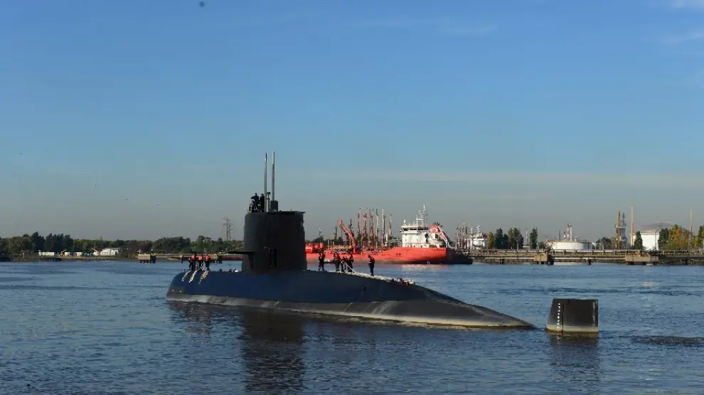Argentina no descarta ninguna hipótesis tras recibir 7 mensajes de emergencia del submarino desaparecido