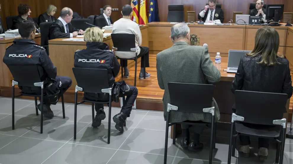 La tercera sesión del juicio por asesinato contra Salvador Gázquez se dedicó a escuchar los informes de los forenses.