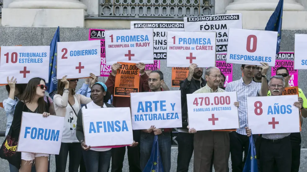 Una de las protestas de los afectados por Afinsa en la plaza de España.