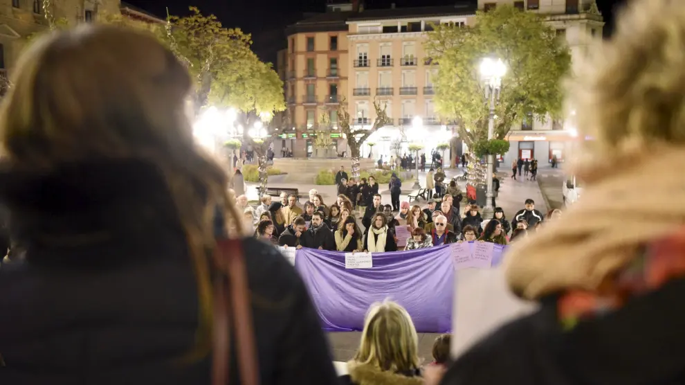 Concentración en Huesca contra la violencia machista