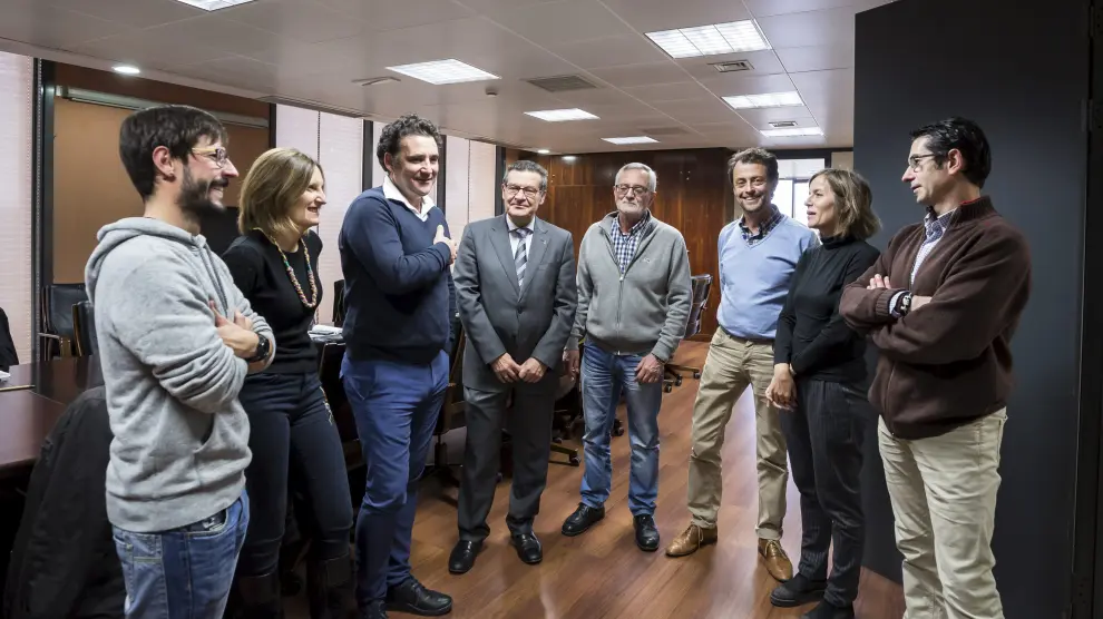 Miembros de la Plataforma del Tercer Sector de Aragón, antes de que diera comienzo la reunión