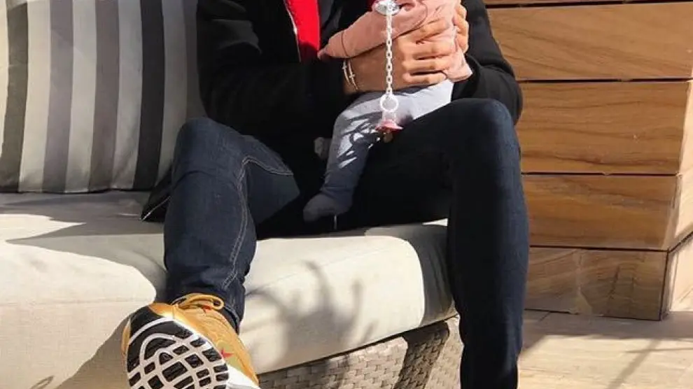 Cristinano Ronaldo posa con su hija Alana