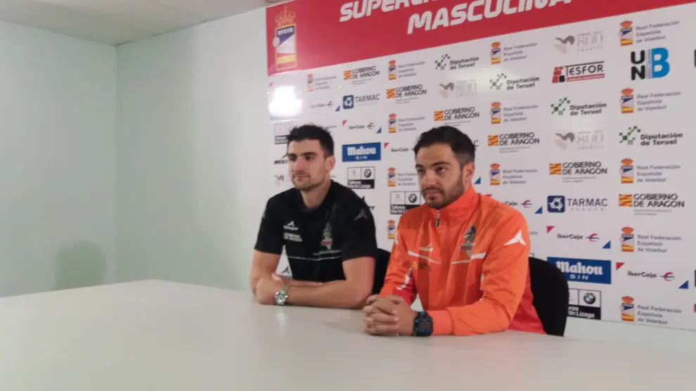 Pablo Bugallo y Miguel Rivera, durante la rueda de prensa previa al partido de Almería.