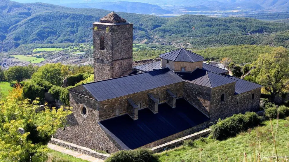 Conjunto histórico del monasterio de San Victorián.