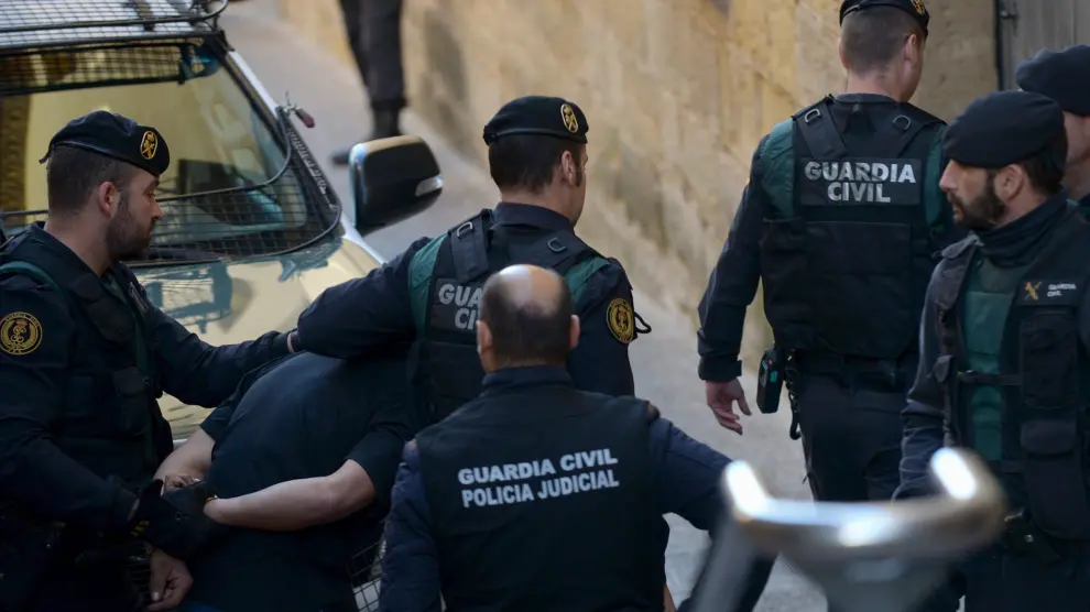El delincuente llegó sobre las 9.45 a los juzgados de Alcañiz fuertemente escoltado por la Guardia Civil.