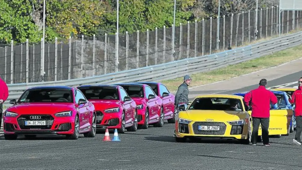 Los Audi RS5 y R8 V10 Plus en circuito, en uno de los cursos Sportscar.