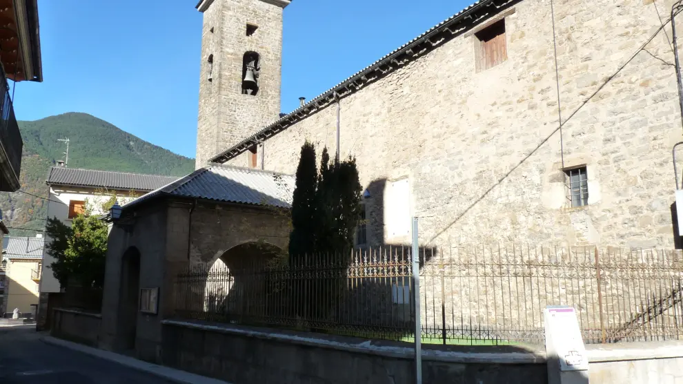 Iglesia de San Esteba de Villanúa.