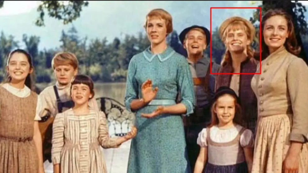 Heather Menzies-Urich, en un fotograma de 'Sonrisas y lágrimas' junto al resto de los protagonistas.
