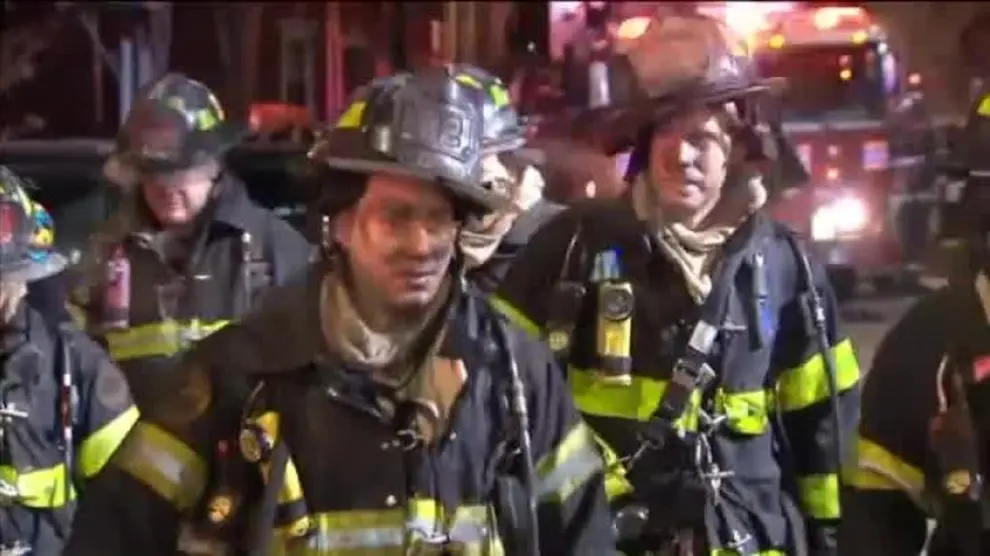 Doce muertos, entre ellos un bebé, en un incendio en un edificio de Nueva York