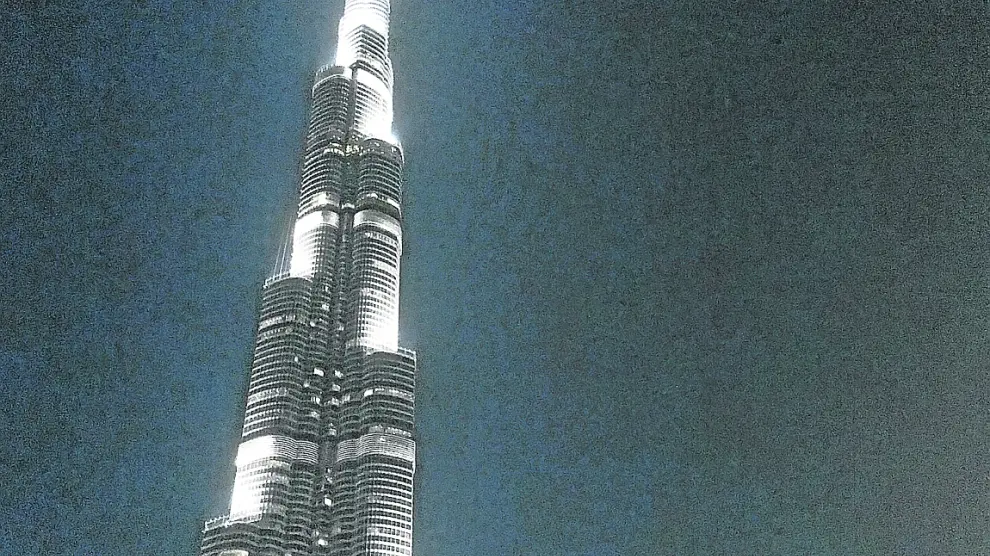 Todo el equipo zaragozano de Vubari Global, artífice de la iluminación del Burj Khalifa de Dubái.