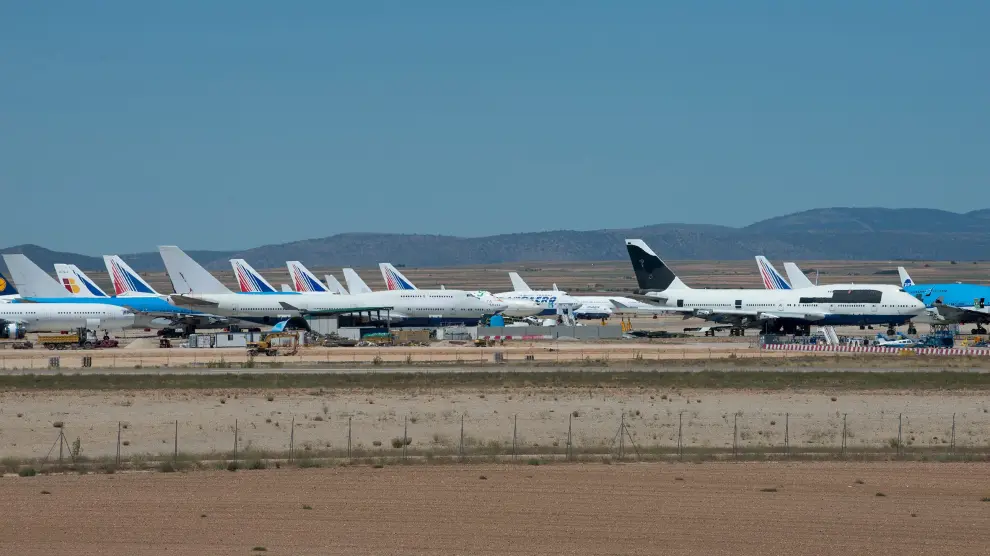 Aviones estacionados en el aeropuerto de Teruel.