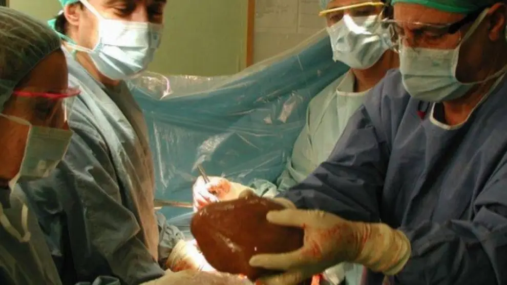 Imagen de uno de los trasplantes hepáticos llevados a cabo en el Clínico.