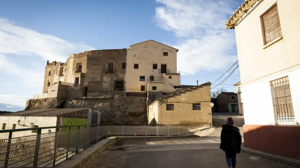 La edificación del castillo de Argavieso preside el paiasje urbano del municipio.