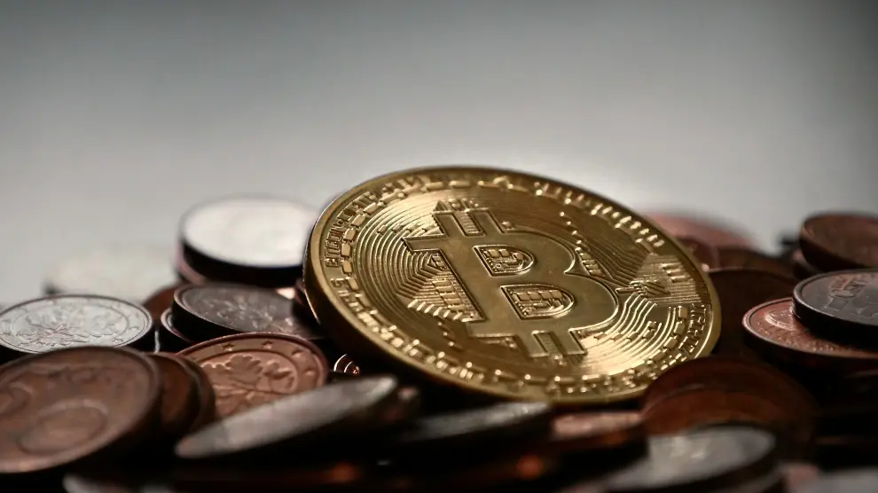 El uso de monedas virtuales como el bitcoin está cada vez más extendido dadas sus numerosas ventajas, no obstante, diversos expertos han señalado recientemente dudas acerca de su viabilidad.