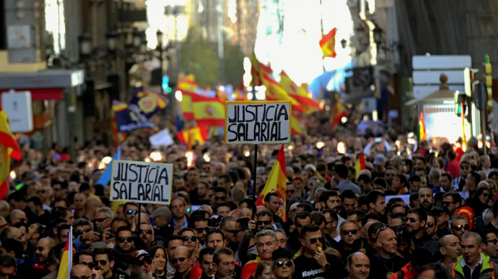 Miles de policías y guardias civiles se movilizaron el pasado 18 de noviembre en Madrid para exigir también la equiparación de sus sueldos con los de las Policías Autonómicas.