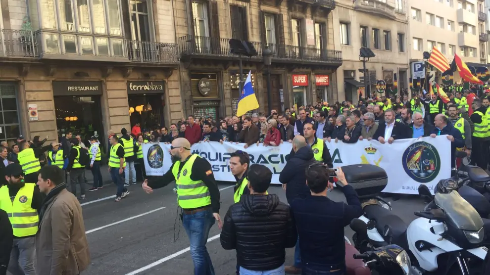 Participación de policías y guardias civiles aragoneses en la manifestación de Barcelona