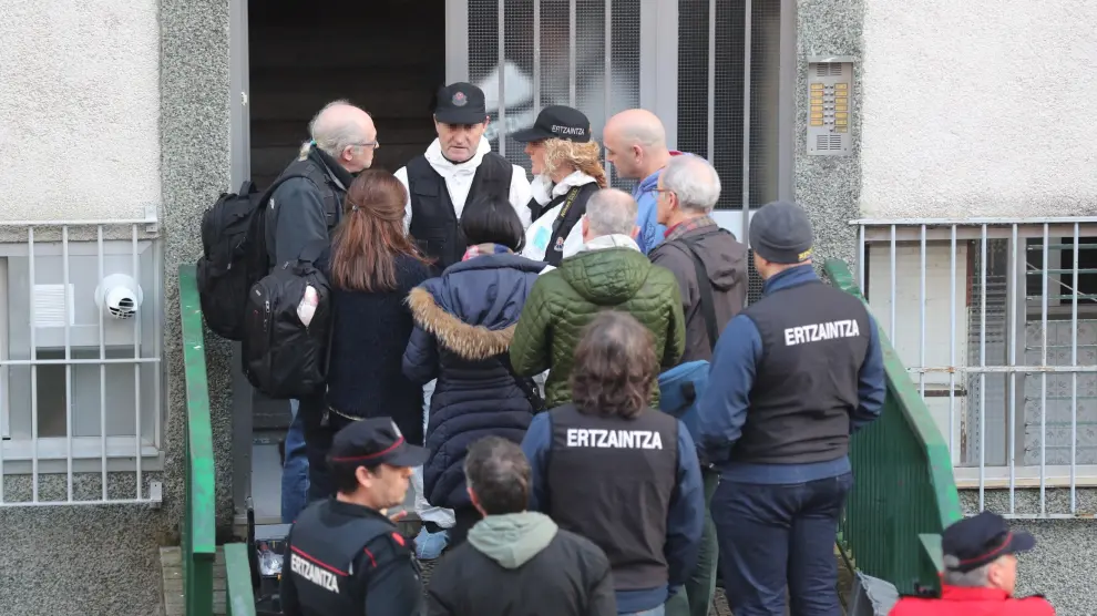 Bloque de viviendas en el que fueron encontrados los cadáveres de dos ancianos en Bilbao