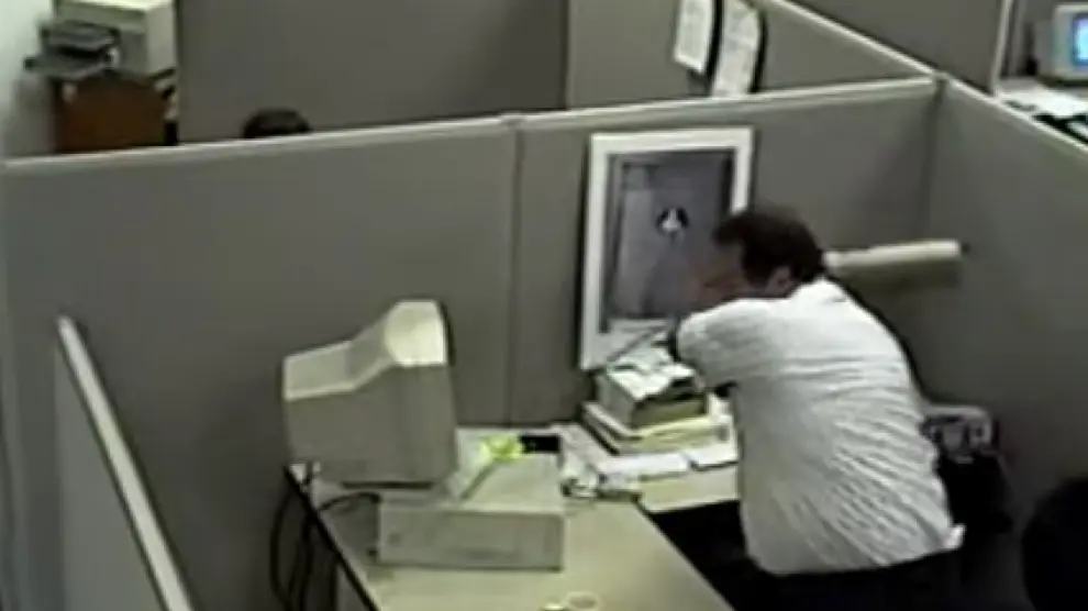 El primer vídeo viral lo protagonizó un empleado descontento