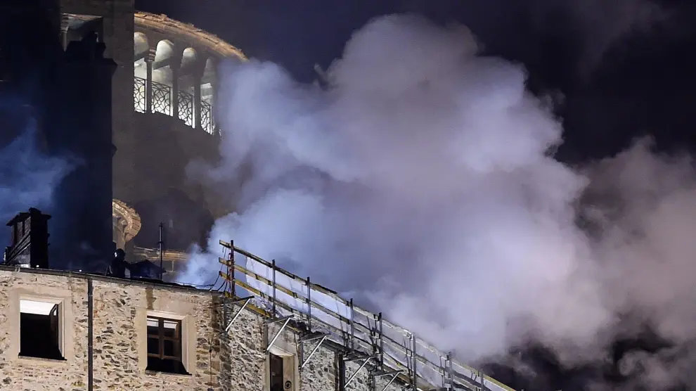 Imagen del incendio en la abadía de San Michele en Piamonte (Italia).