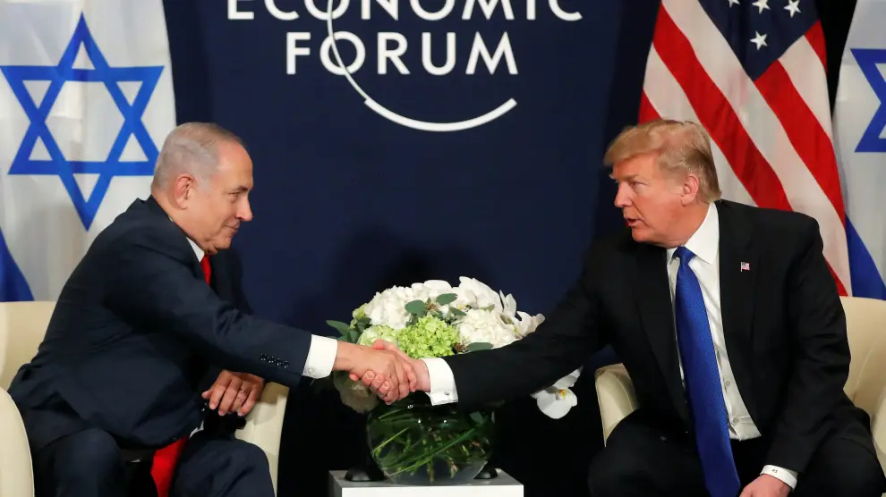 Trump con Netanyahu en Davos.
